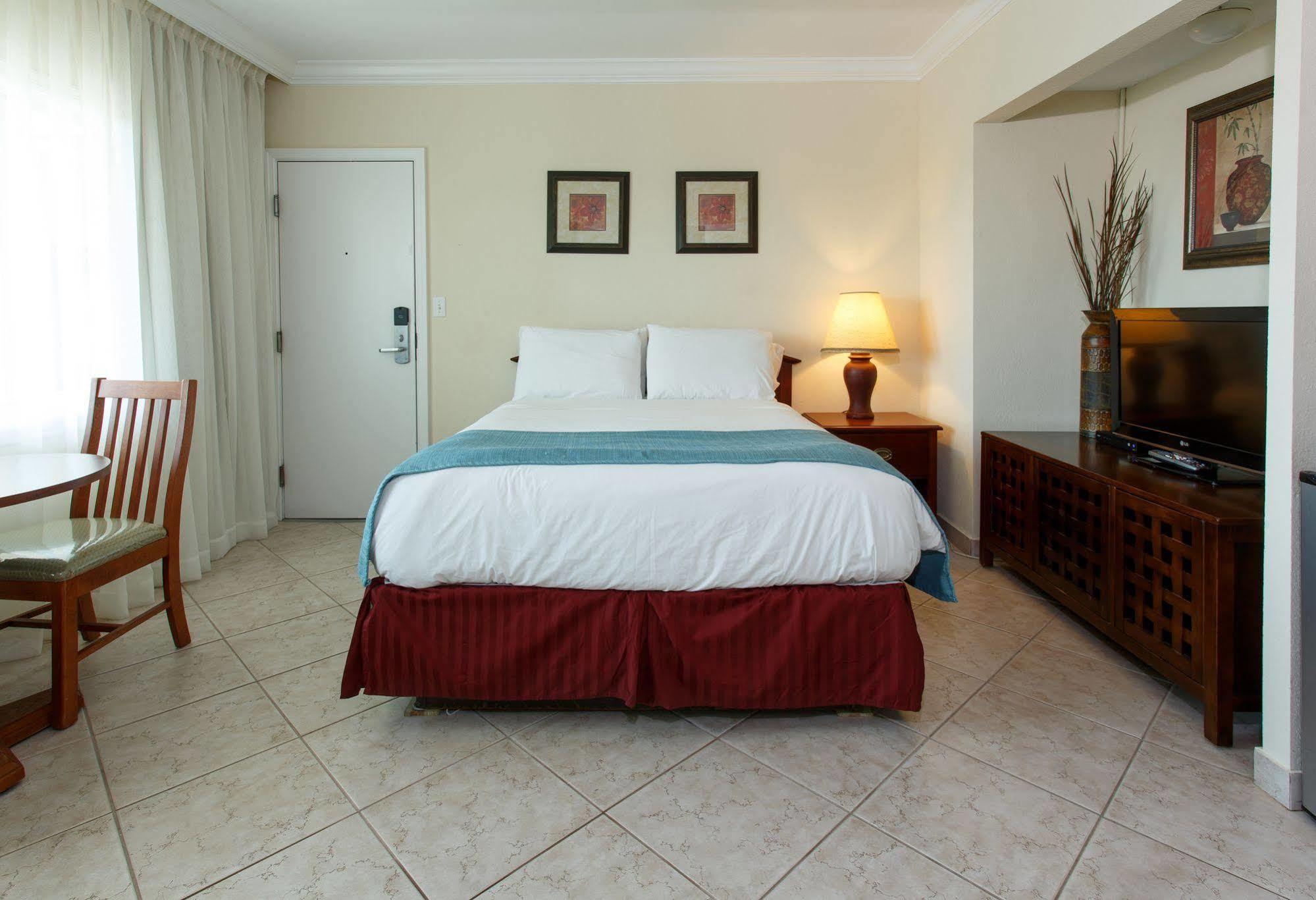 The Sea Lord Hotel & Suites (Adults Only) Lauderdale-by-the-Sea Εξωτερικό φωτογραφία