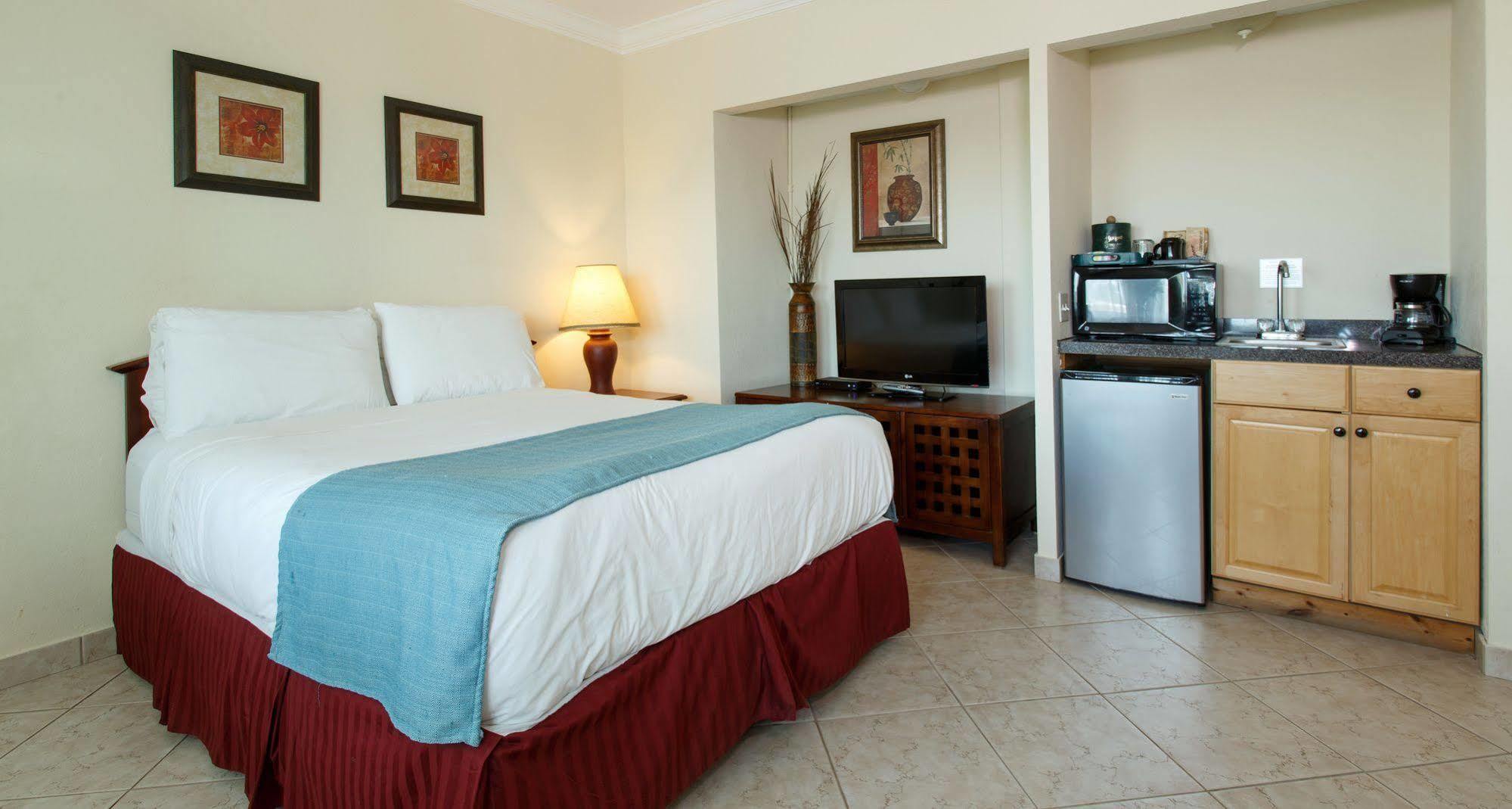 The Sea Lord Hotel & Suites (Adults Only) Lauderdale-by-the-Sea Εξωτερικό φωτογραφία